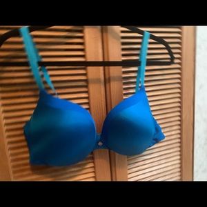 38C Victoria’s Secret satin bra